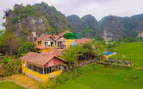 Rose & Rice Field Bungalow